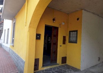 facciata - Bilocale via Cesare Battisti, 2, Besozzo - foto 3