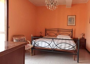 camera - Bilocale via Cesare Battisti, 2, Besozzo - foto 9