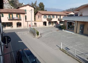 balcone - Bilocale via Cesare Battisti, 2, Besozzo - foto 27