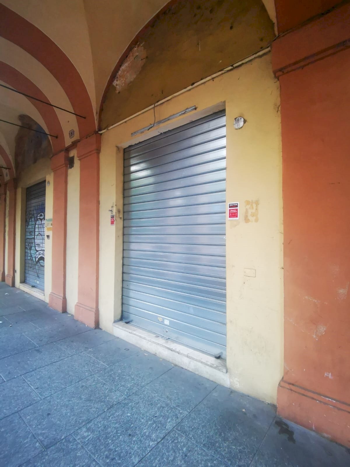 Shop via Saragozza, 181, Bologna (neighborhood Saragozza) - photo 1