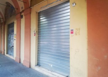 Shop via Saragozza, 181, Bologna (neighborhood Saragozza) - photo 1