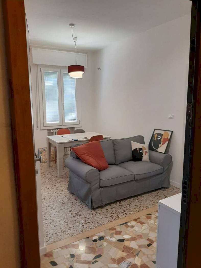 soggiorno - Appartamento via Leonello Grossi, Bologna (zona Costa Saragozza) - foto 3