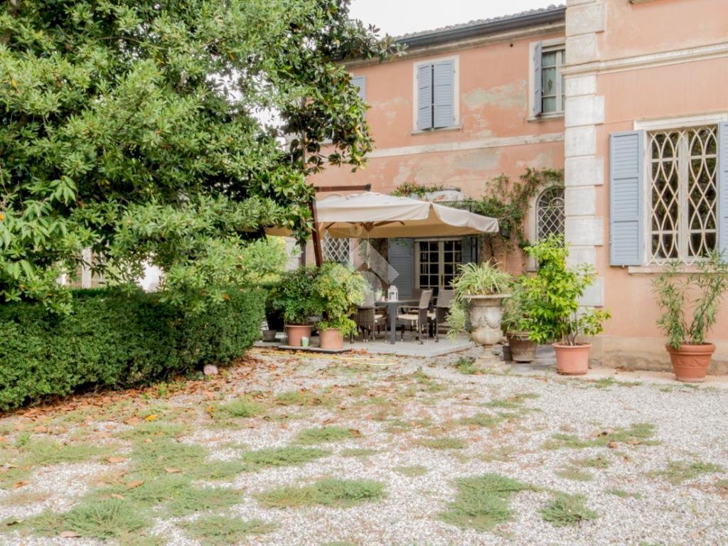 Three-family Villa Via S. Martino, Correggio - photo 3