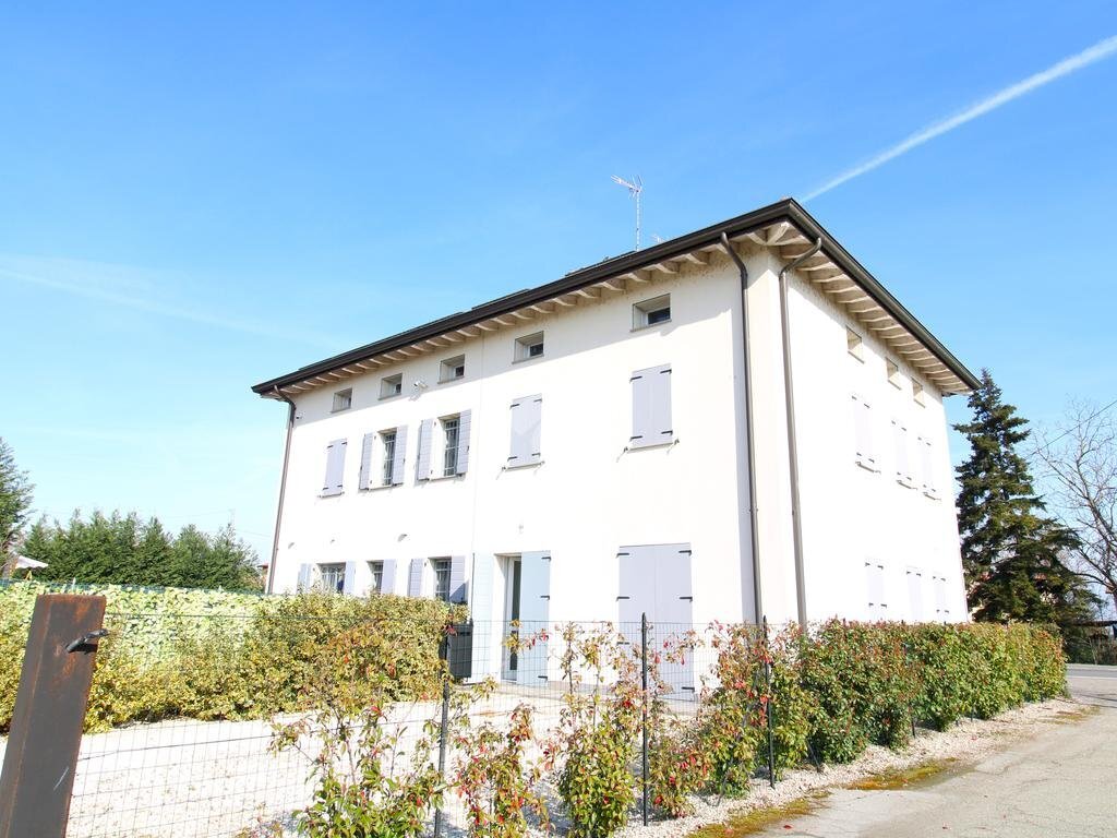 Casa semi indipendente Via massara, Mirandola - foto 1