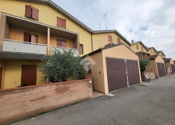 Villa a Schiera Largo delle Nazioni, Russi - foto 4