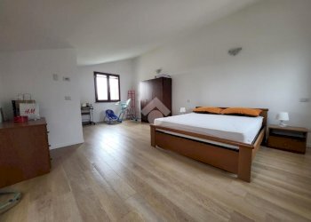 Villa a Schiera Largo delle Nazioni, Russi - foto 31