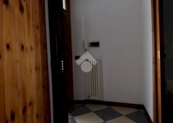 Two-room apartment Via Emilio Chanoux, Chatillon - photo 17