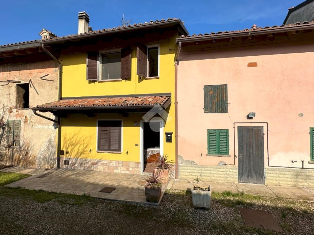 Casa semi indipendente Str. Porta, Tortona - foto 1
