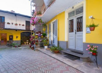 Three-room apartment Via Repubblica, Torre Pellice - photo 1
