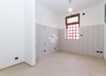 Three-room apartment Via Repubblica, Torre Pellice - photo 8