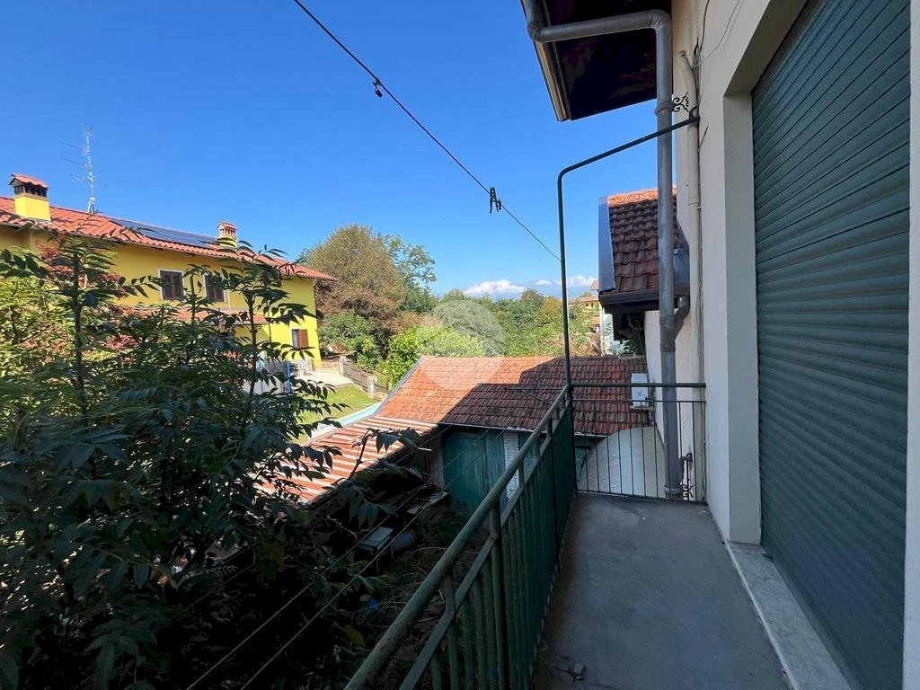Casa indipendente Piazza G. Marconi, Benna - foto 1