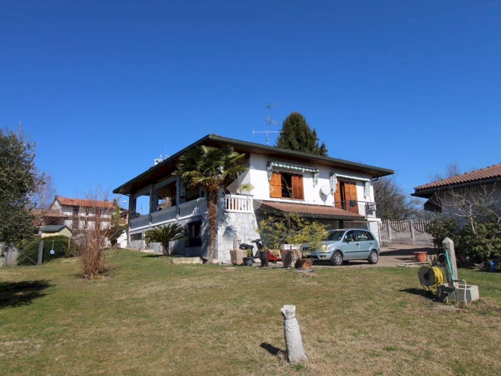 Villa via campo militare, Borgo Ticino - photo 1