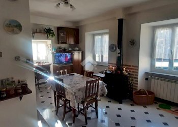 Villa a Schiera via cremeno, Genova (zona Bolzaneto) - foto 3