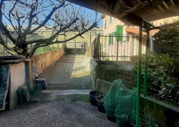 Villa a Schiera via cremeno, Genova (zona Bolzaneto) - foto 15