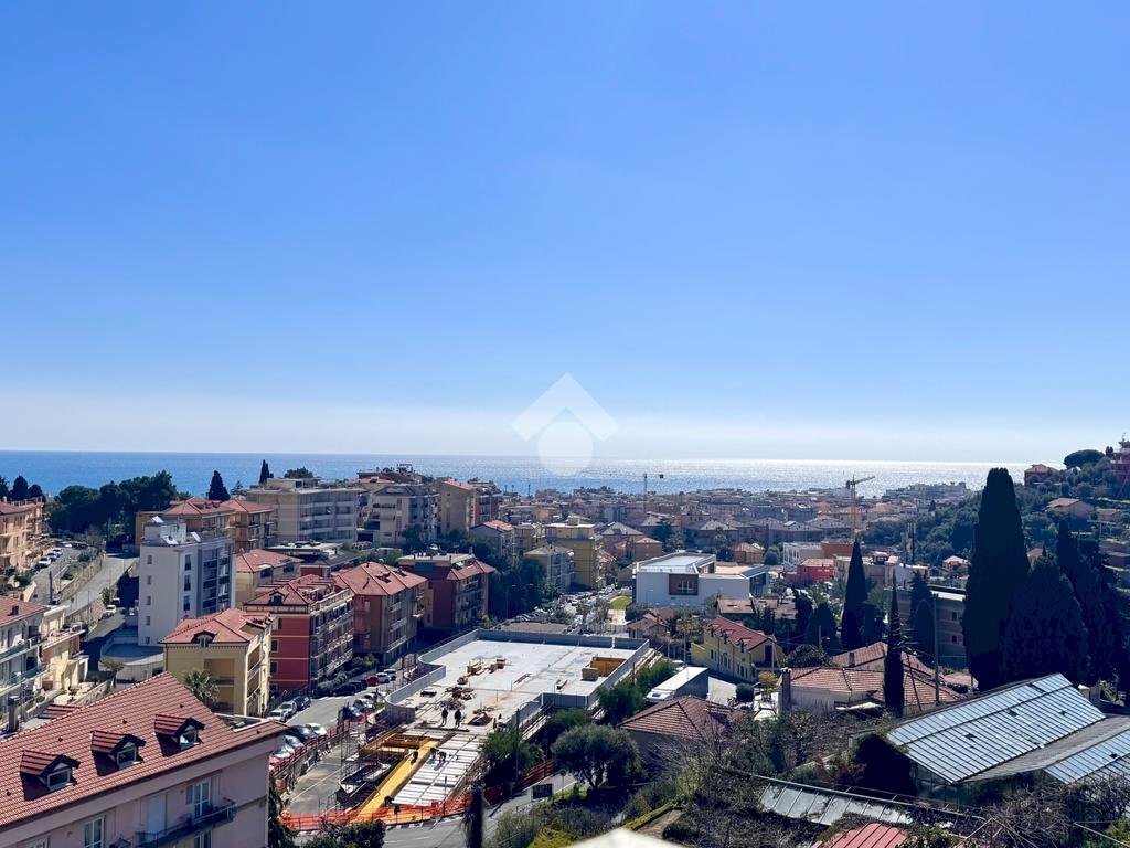 Three-room apartment Via Privata Tetti Rossi, Alassio - photo 1