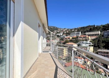 Three-room apartment Via Privata Tetti Rossi, Alassio - photo 5