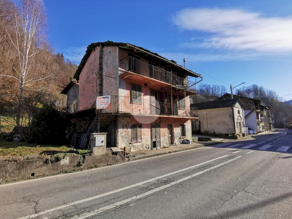 Casa indipendente Frazione Grangia, Traves - foto 1