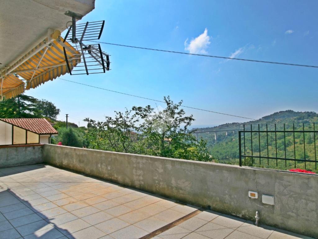 Two-room apartment Regione Avreghi, Cipressa - photo 2