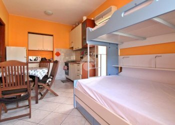 Two-room apartment Regione Avreghi, Cipressa - photo 20