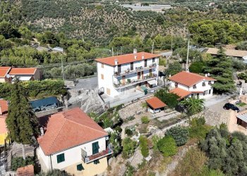 Two-room apartment Regione Avreghi, Cipressa - photo 32