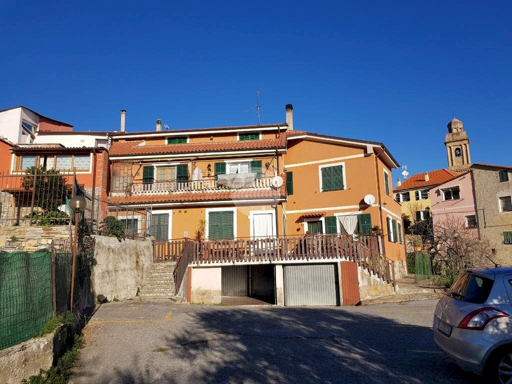 Two-room apartment via Della Chiesa, Diano Arentino - photo 1