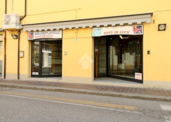 Negozio Via Giacomo Matteotti, San Pietro in Casale - foto 15