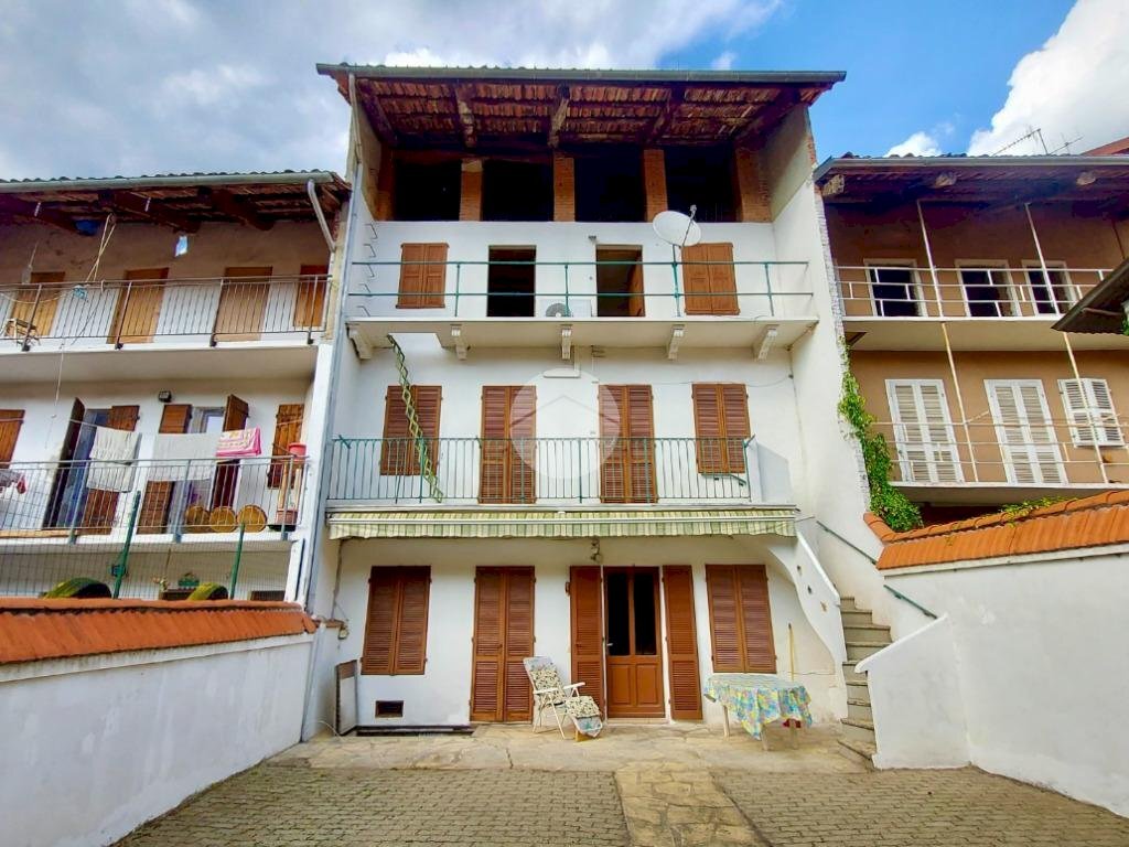 Semi-detached house Vicolo Chioso, Caravino - photo 1