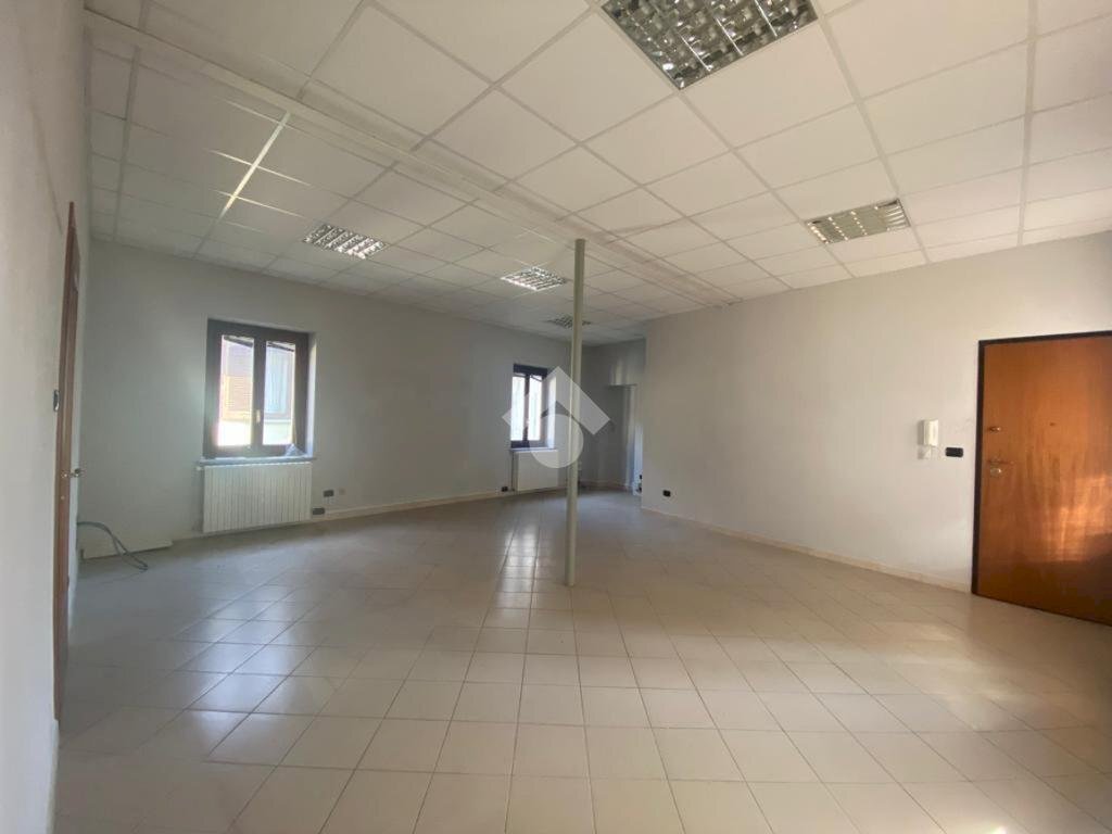 Four-room apartment Via Guglielmo Marconi, Chieri - photo 2