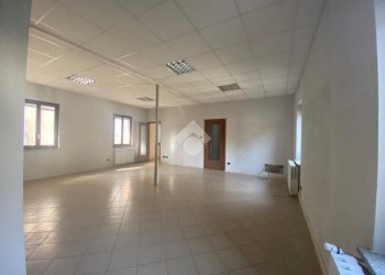 Quadrilocale Via Guglielmo Marconi, Chieri - foto 1