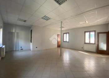 Quadrilocale Via Guglielmo Marconi, Chieri - foto 3