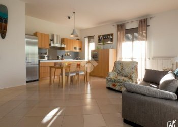 Three-room apartment Via Belli, La Loggia - photo 1