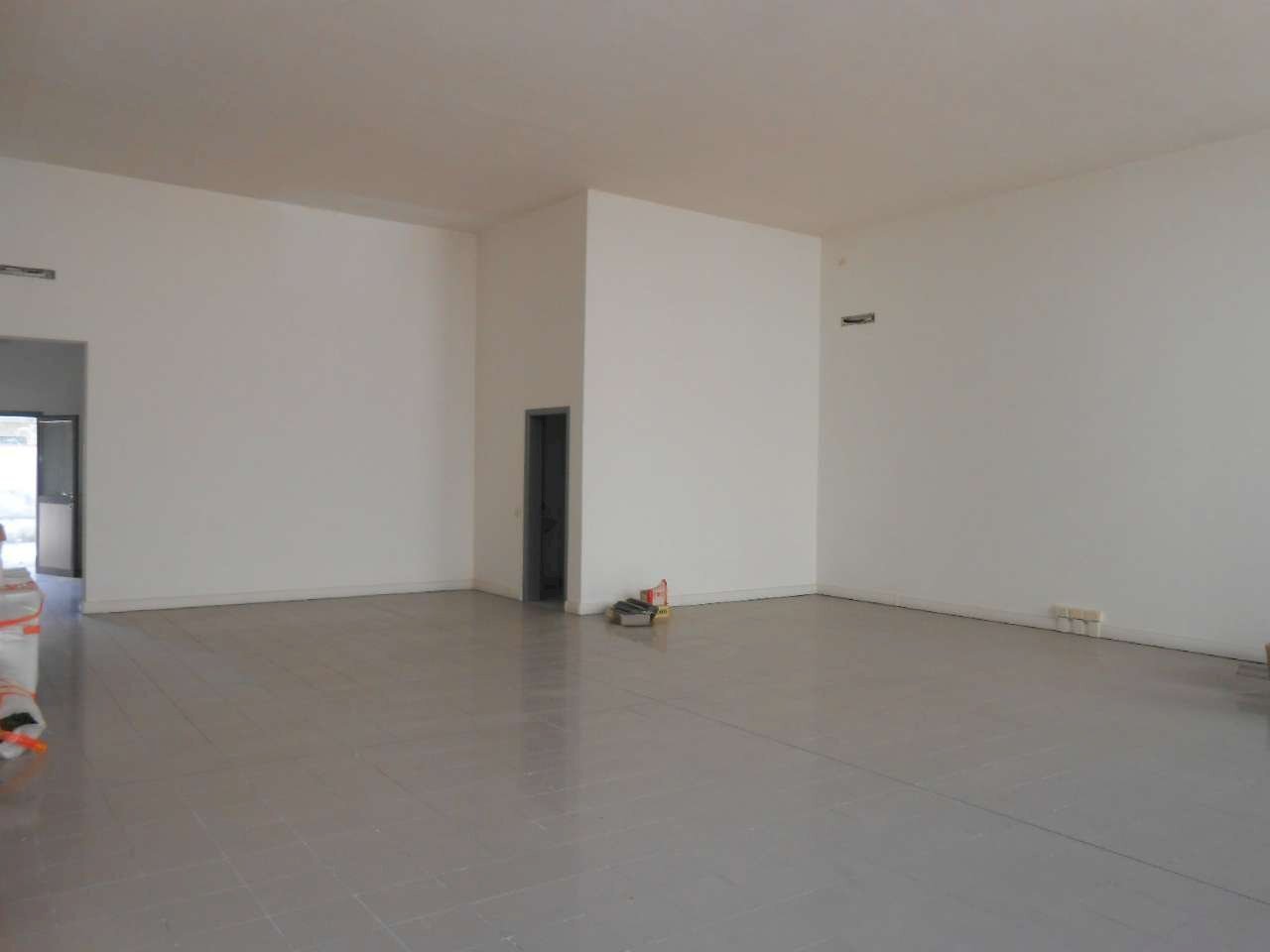 DSCN0116 - Locale Commerciale strada provinciale Strada Provinciale 415 Paullese, 19, Madignano - foto 2