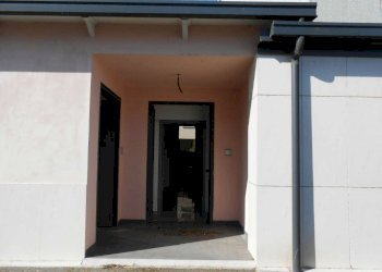 DSCN0110 - Locale Commerciale strada provinciale Strada Provinciale 415 Paullese, 19, Madignano - foto 2