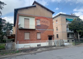 Independent house Ospedale, Reggio nell'Emilia, Reggio nell'Emilia - photo 1