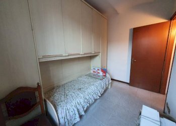 Camera da letto - Bilocale via Antonio Turconi, 7, Cantello - foto 5