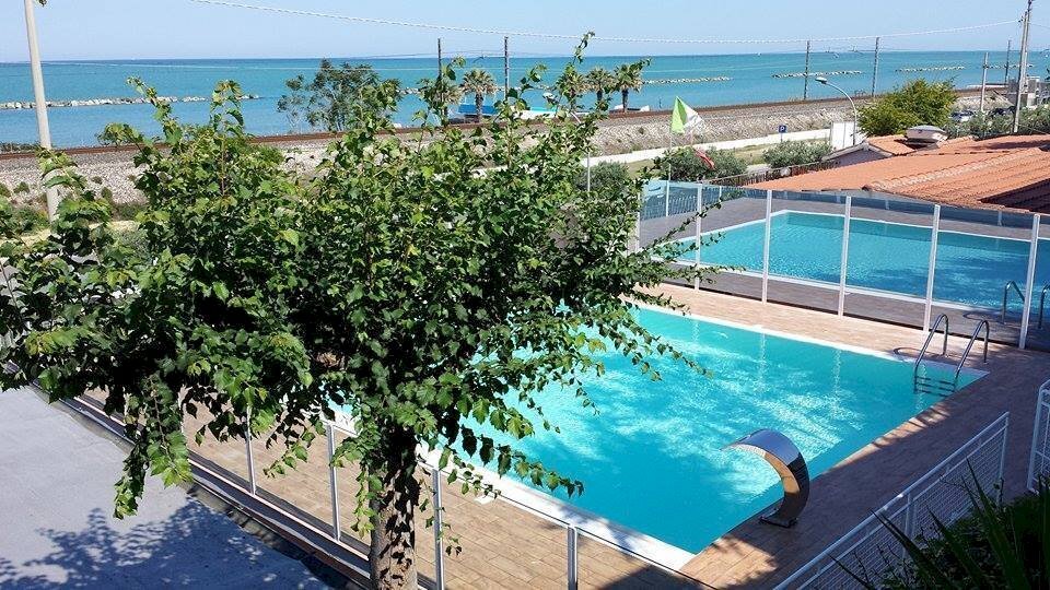 18 STRUTTURA TURISTICA RICETTIVA VISTA MARE CUPRA - Non Alimentare Cupra Marittima - foto 1