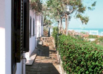 3 STRUTTURA TURISTICA RICETTIVA VISTA MARE CUPRA M - Non Alimentare Cupra Marittima - foto 7