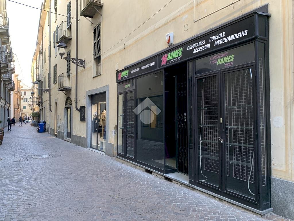 Shop Locale commerciale Via Bove, Acqui Terme - photo 2