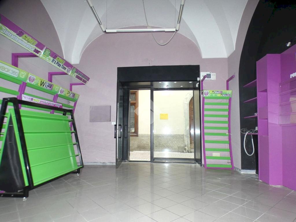 Shop Locale commerciale Via Bove, Acqui Terme - photo 3