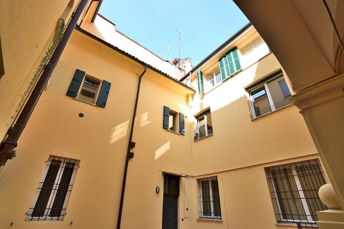 Quadrilocale Via Val D'Aposa 3, 3, Bologna (zona Centro Storico) - foto 2