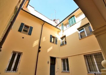 Quadrilocale Via Val D'Aposa 3, 3, Bologna (zona Centro Storico) - foto 2