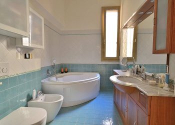 Quadrilocale Via Val D'Aposa 3, 3, Bologna (zona Centro Storico) - foto 15