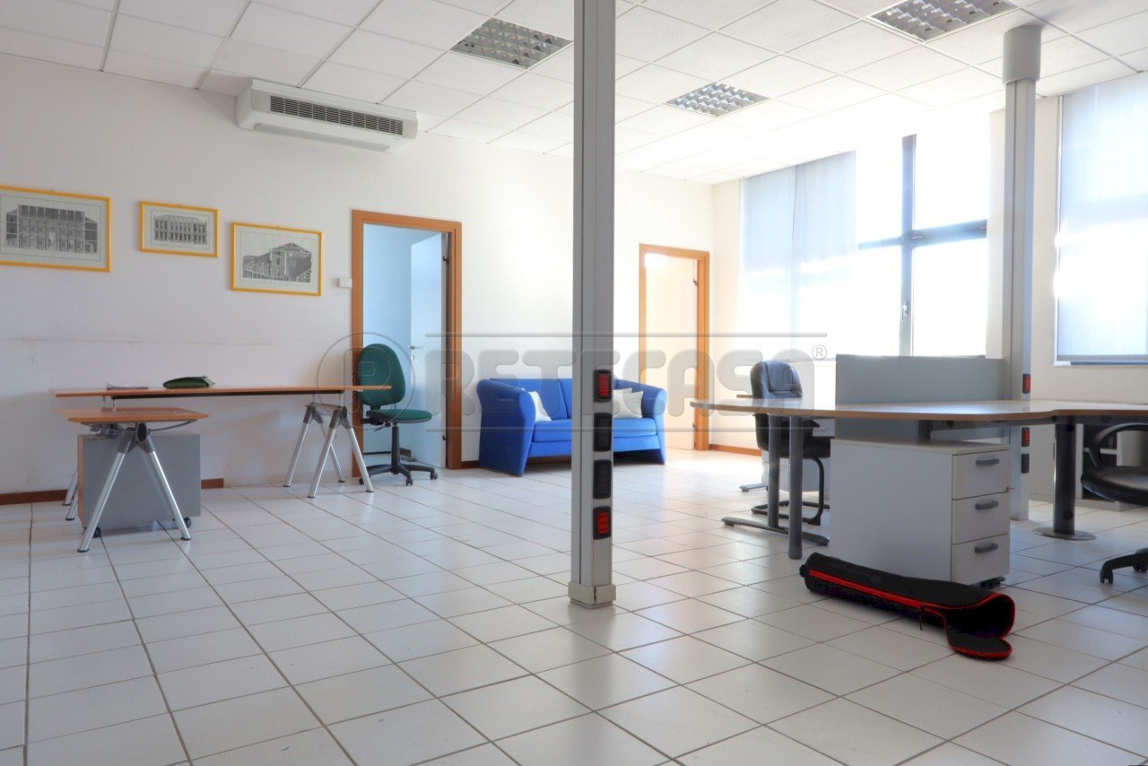 IMG_5245.JPG - Ufficio Via Chiuppese  3, Monticello Conte Otto - foto 2