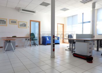 IMG_5245.JPG - Ufficio Via Chiuppese  3, Monticello Conte Otto - foto 2