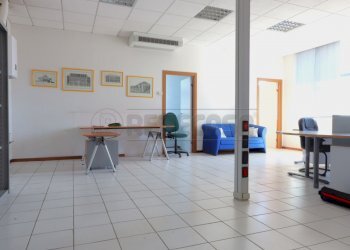 IMG_5246.JPG - Ufficio Via Chiuppese  3, Monticello Conte Otto - foto 3