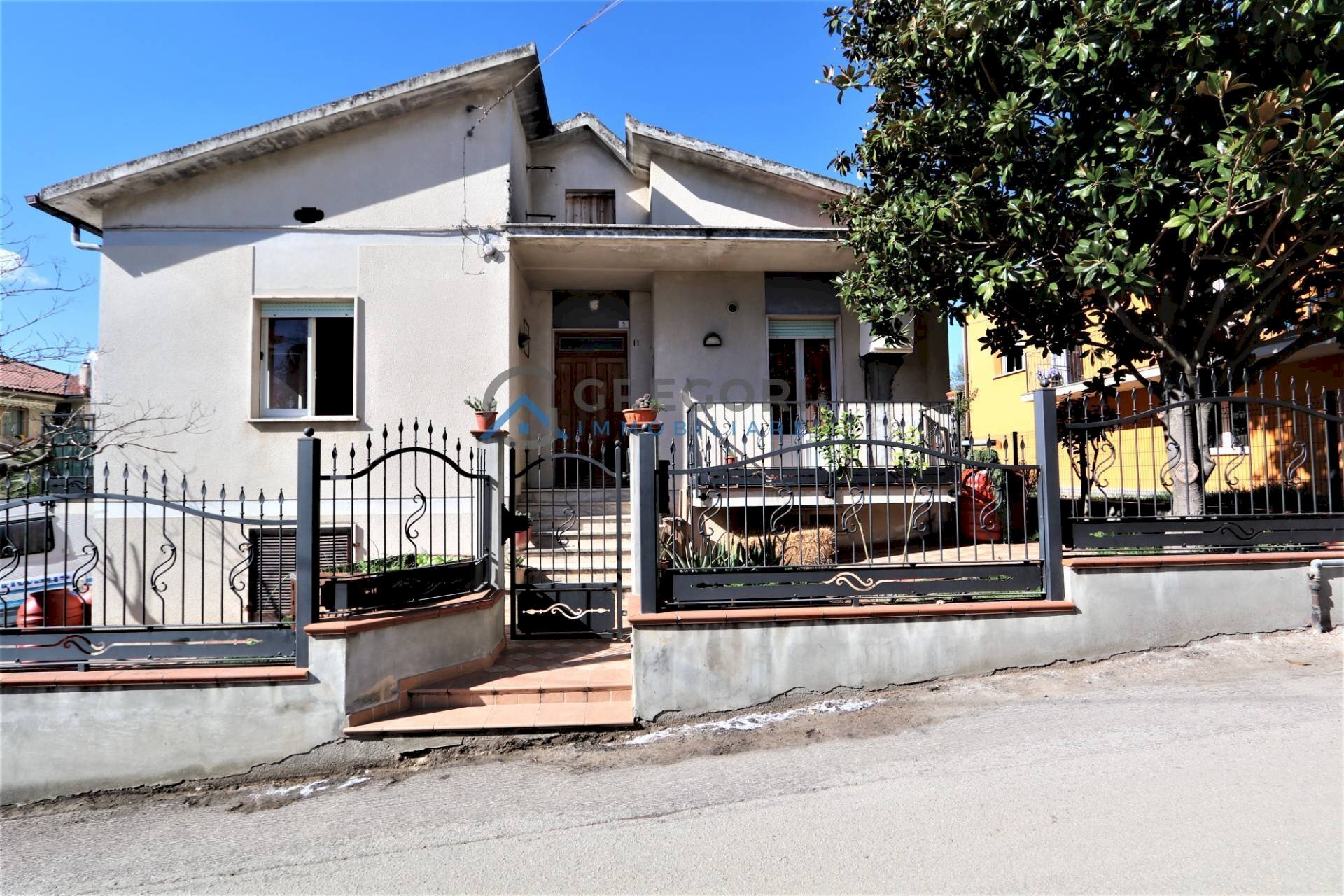 Independent house via Petrarca, Nereto - photo 2