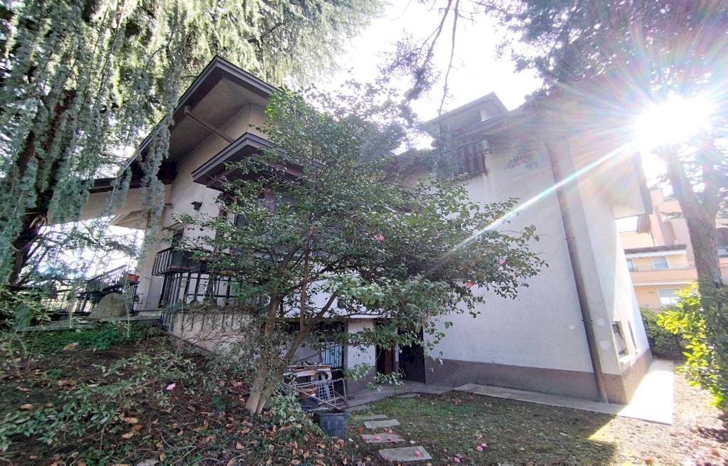 Giardino - Villa via Sandro Botticelli, 4, Parabiago - foto 3