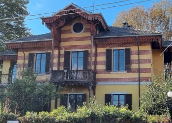 Facciata - Villa corso Valsesia, 173, Gattinara - foto 1