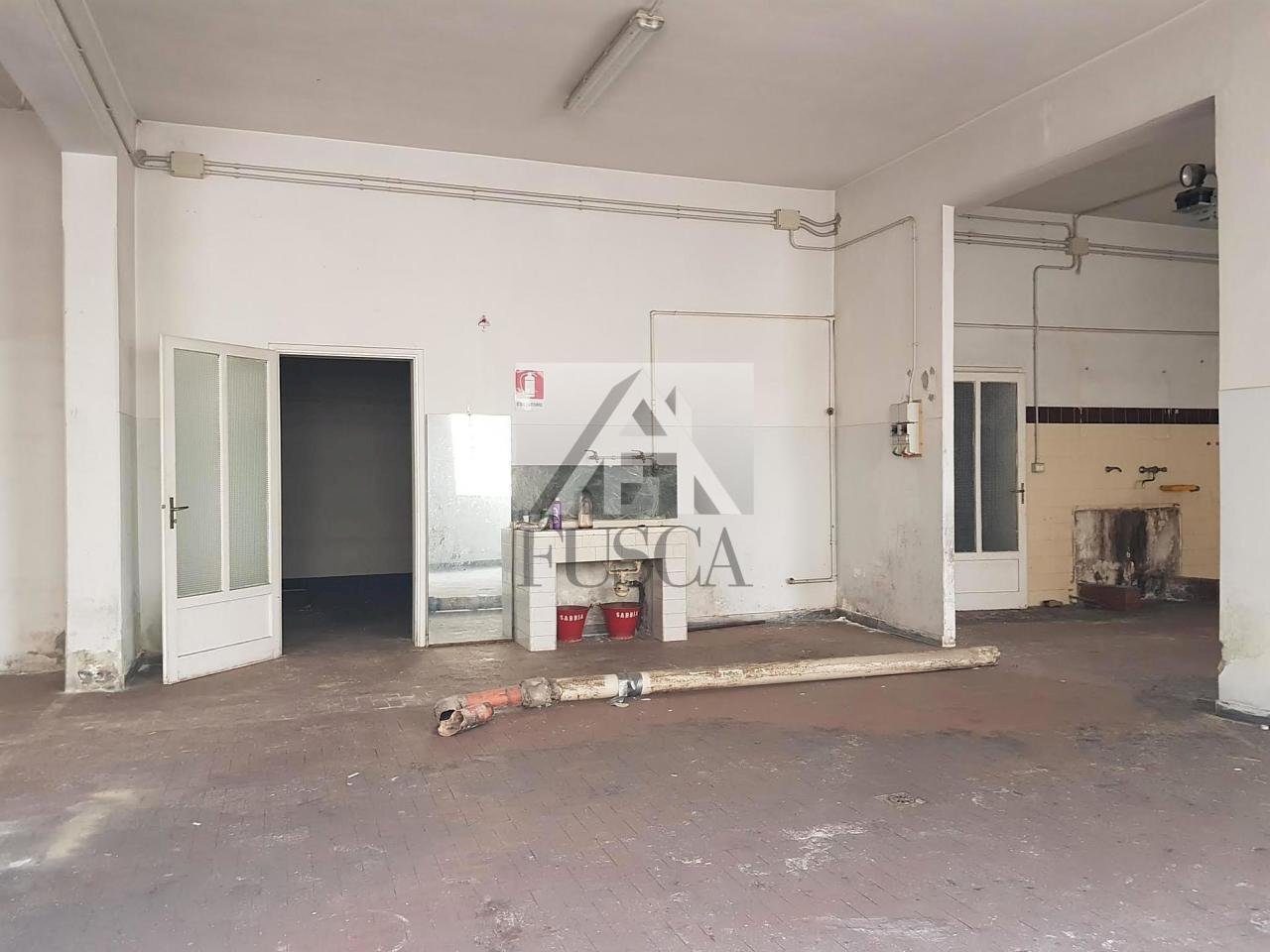 fondo-commerciale-lucca-affitto.jpg - Commercial Premises Viale San Concordio, Lucca - photo 3