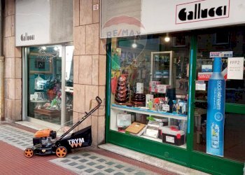 Shop Via di Santa Chiara, 10R-12R 
 Carignano, Genova (neighborhood Carignano) - photo 2